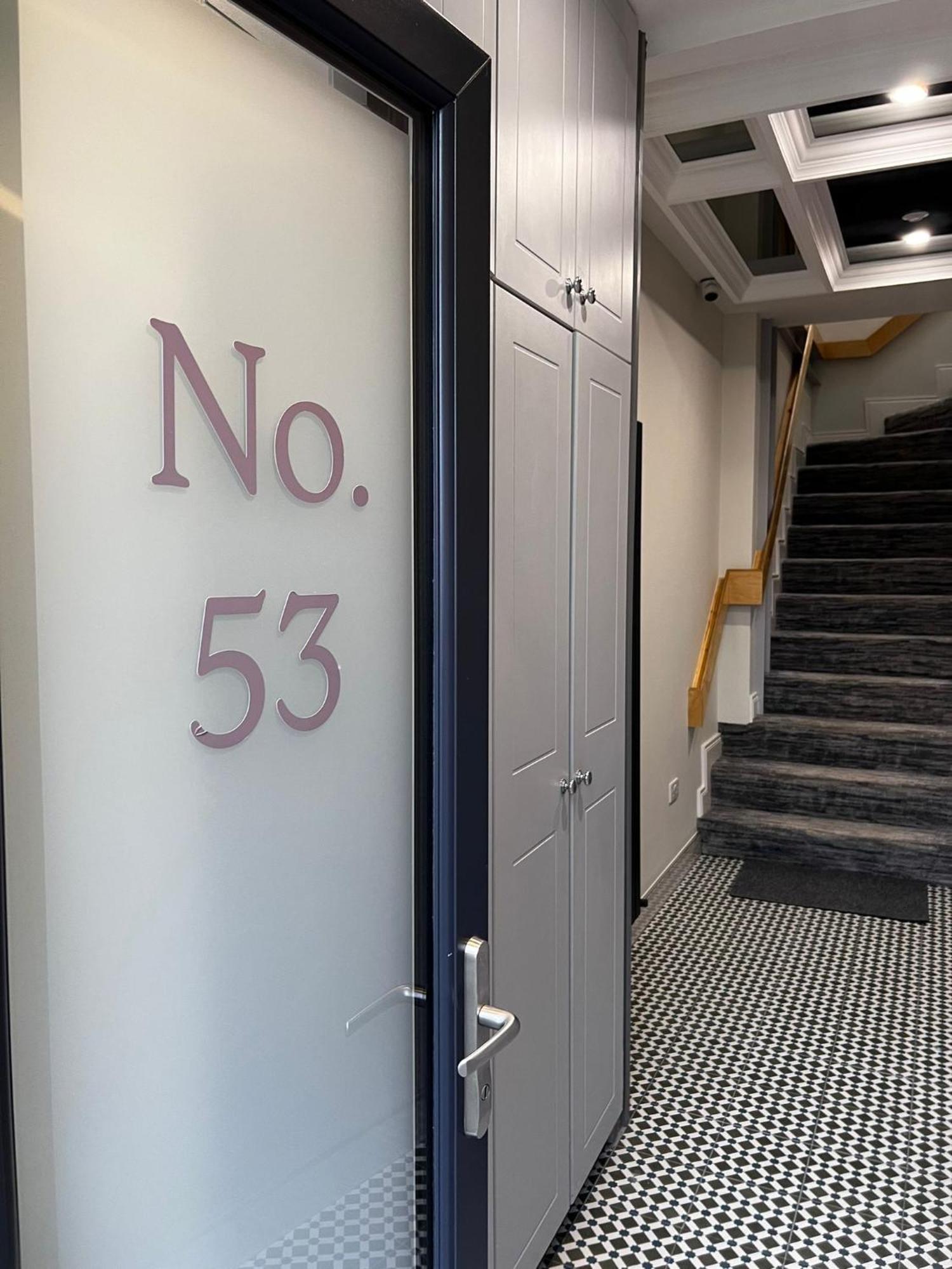 מיינות' 53 Luxury Accommodation מראה חיצוני תמונה